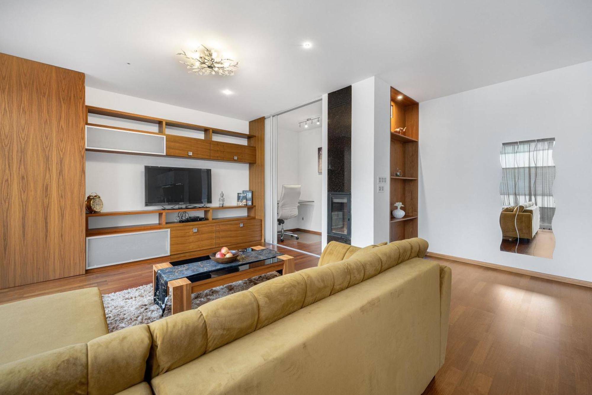 Revon Business Apartment 50 Dunajska Братислава Екстер'єр фото