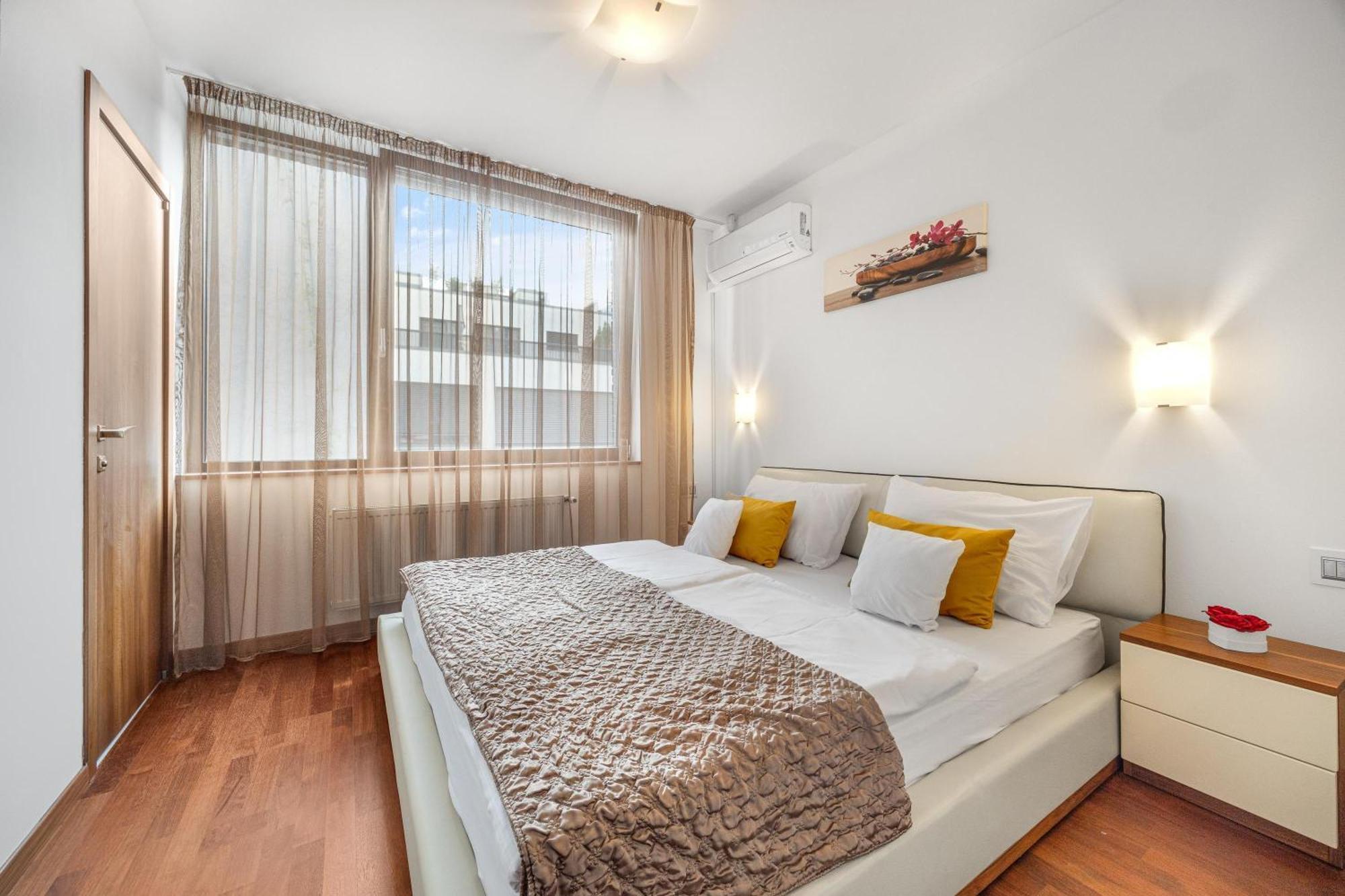 Revon Business Apartment 50 Dunajska Братислава Екстер'єр фото