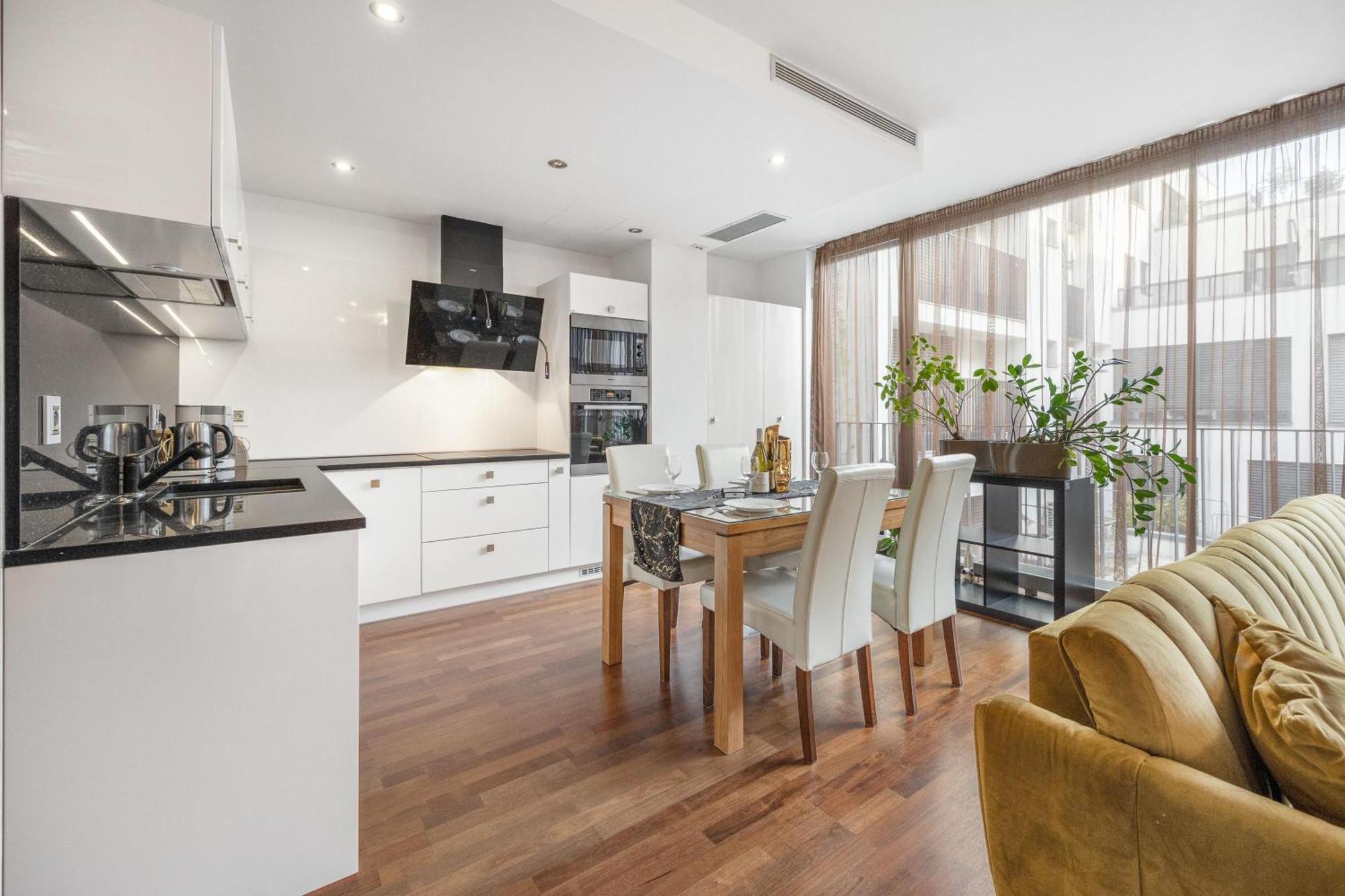 Revon Business Apartment 50 Dunajska Братислава Екстер'єр фото